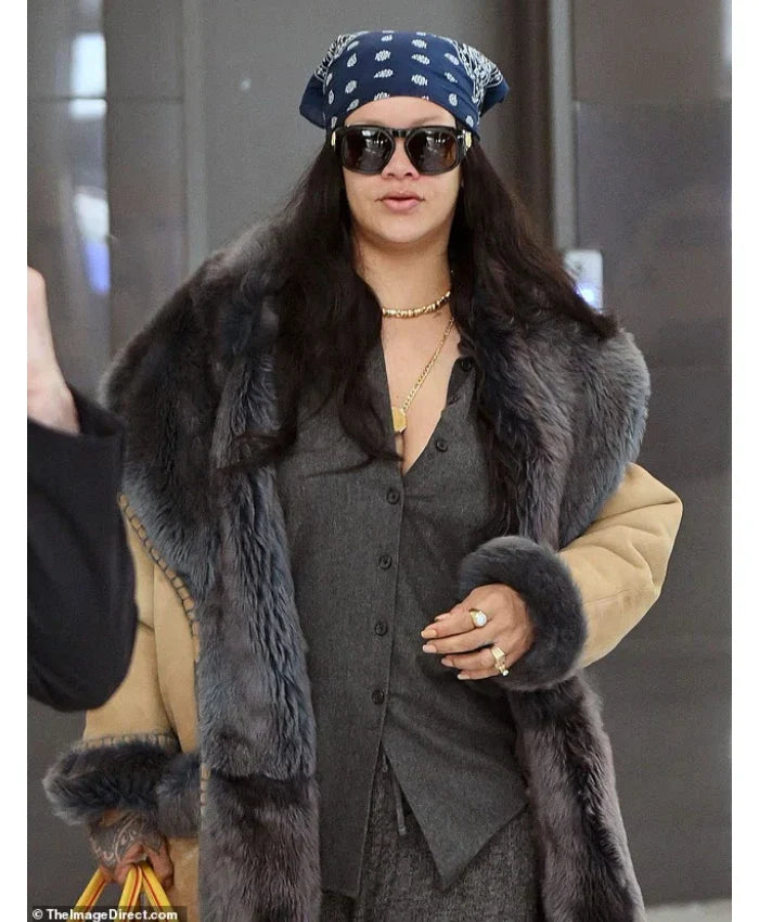 NYC 2026 Rihanna Beige Shearling Coat